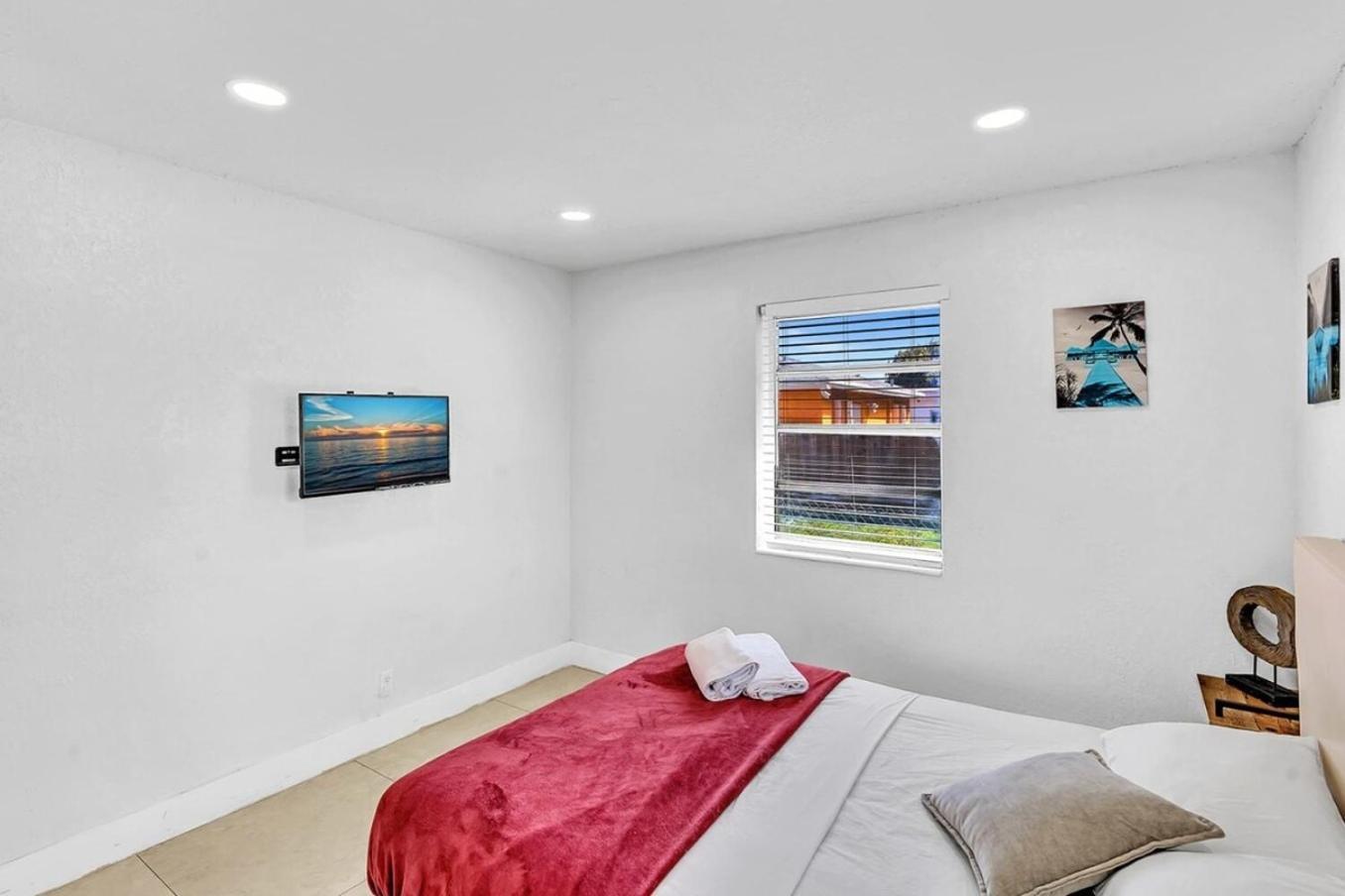 New Stylish 2 Bdrm Mins To Beach & Aventura Mall Hallandale Beach Exterior photo