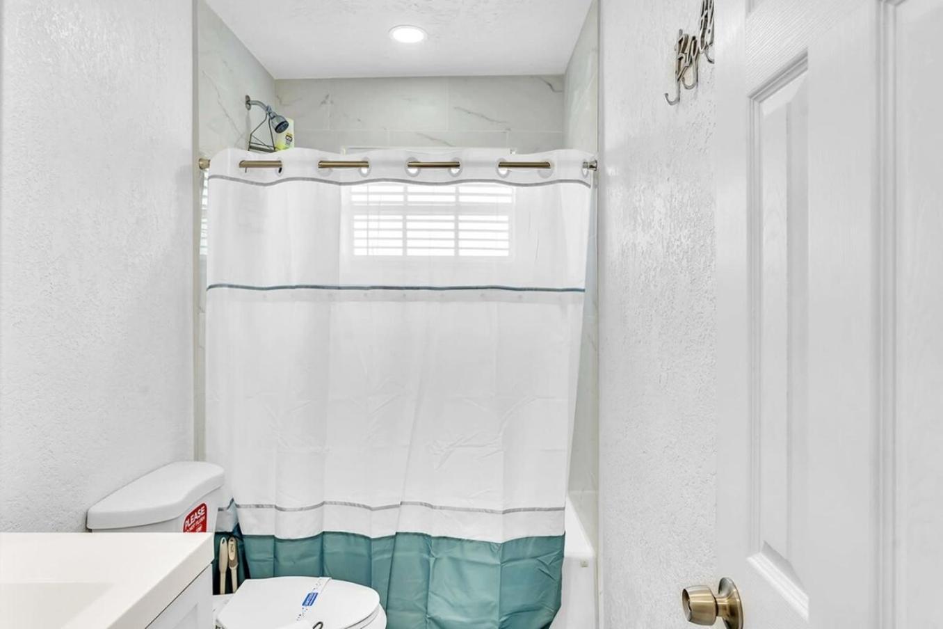 New Stylish 2 Bdrm Mins To Beach & Aventura Mall Hallandale Beach Exterior photo